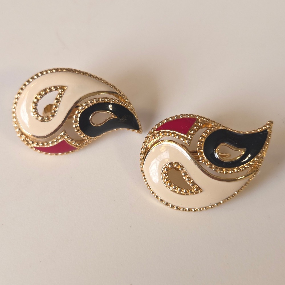 Vintage AVON Signed Paisley Gold Tone Cream Black Red Enamel Clip On Earrings